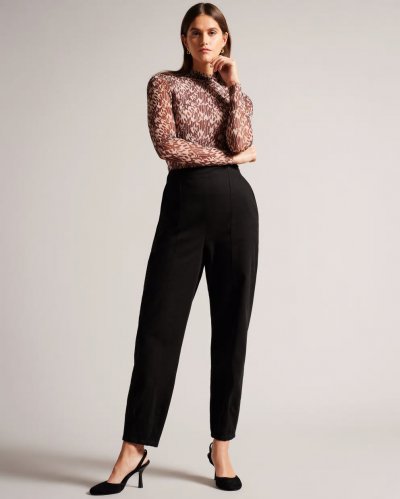 Eliona Barrel Trousers With Pin Tuck Detail